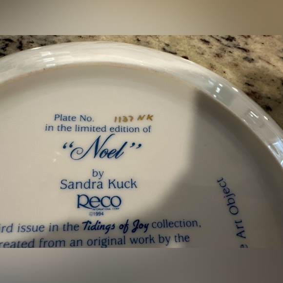 Noel Collector Plate by Sandra Kuck - Tidings of Joy Series 3rd Issue - 1994 - Picture 8 of 8